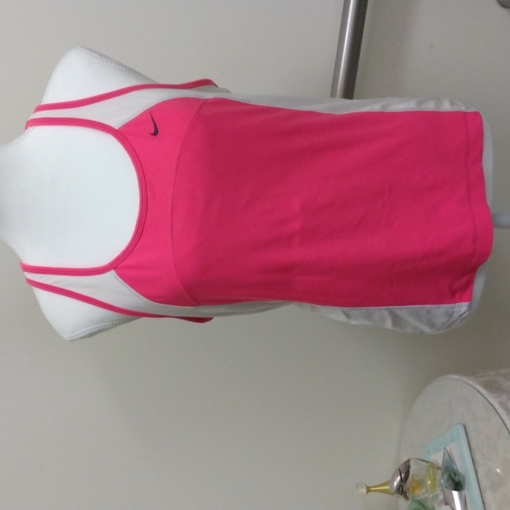 Nike women's XL athletic tank, lined bra, GUC, P2P Is 19" Flat, 24" Long